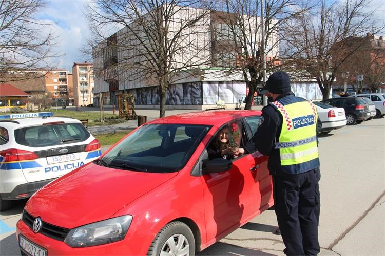 Slika /PU_VS/Akcije/8 mart/2.JPG